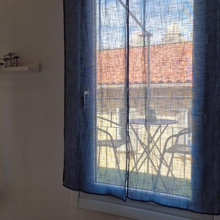 Au Coeur Du Panier Avec Terrasse 2 A 4 Personnes Climatisation Apartment Марсилия Екстериор снимка